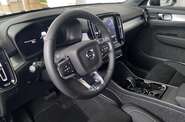 Volvo XC40 - фото 15