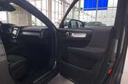 Volvo XC40 - фото 19