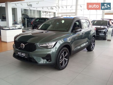Volvo XC40 2025