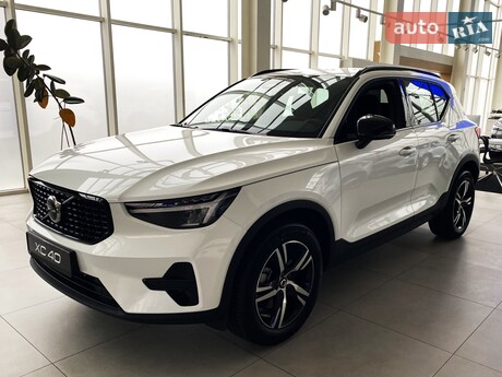Volvo XC40 2025