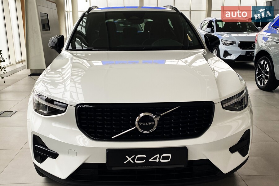 Volvo XC40 - фото 3