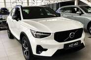 Volvo XC40 - фото 1