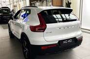 Volvo XC40 - фото 10