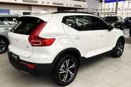 Volvo XC40 - фото 6