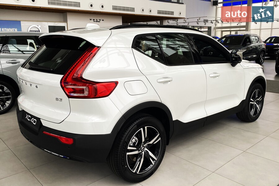 Volvo XC40 - фото 6