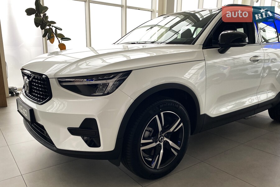 Volvo XC40 - фото 12