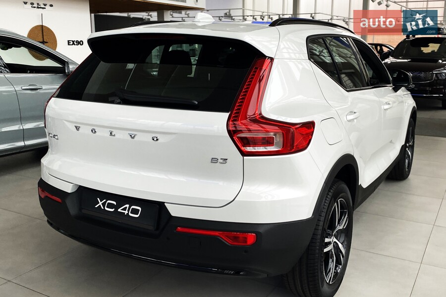 Volvo XC40 - фото 7