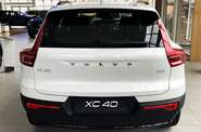 Volvo XC40 - фото 9