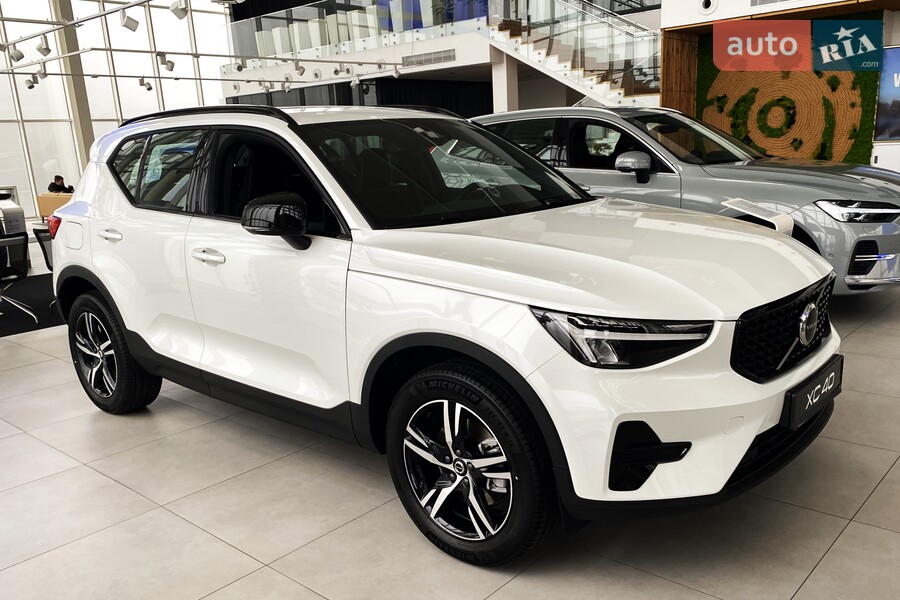 Volvo XC40 - фото 2