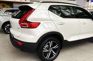 Volvo XC40 - фото 13