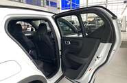 Volvo XC40 - фото 16