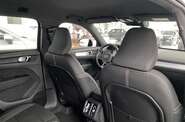 Volvo XC40 - фото 17