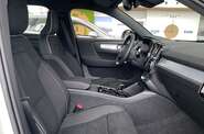 Volvo XC40 - фото 21
