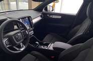 Volvo XC40 - фото 22