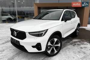 Volvo XC40 Ultra Dark