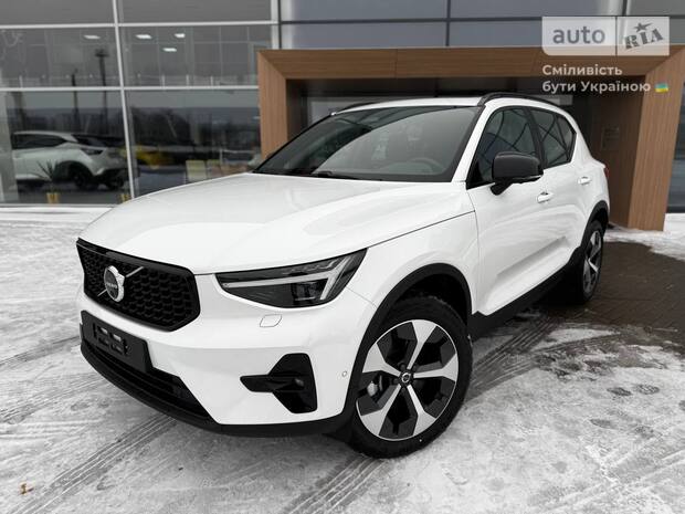 Volvo XC40 2025