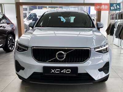 Volvo XC40 2025 Core