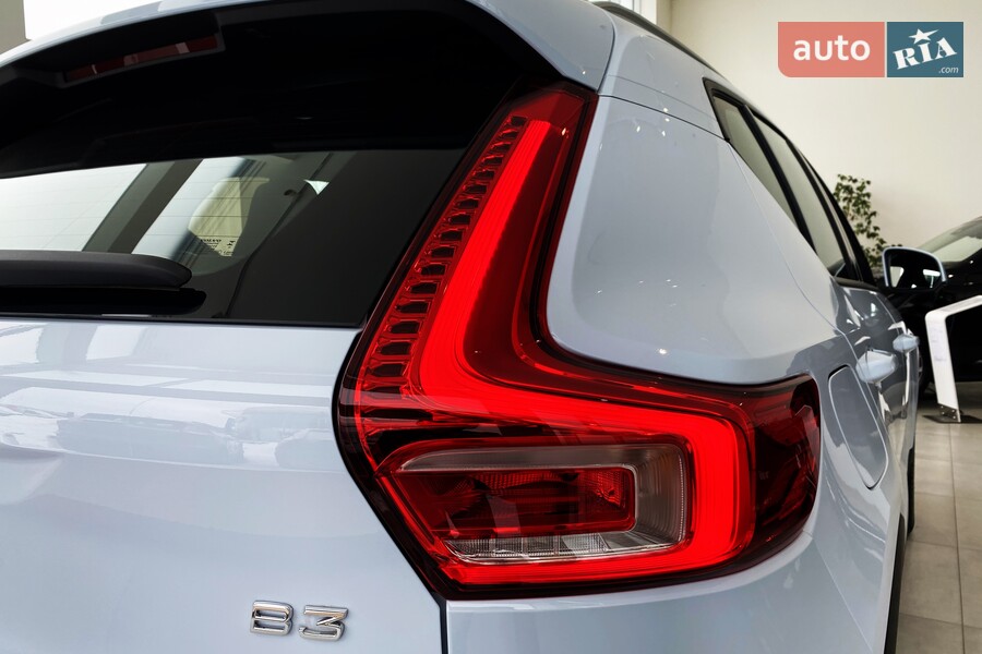 Volvo XC40 - фото 8