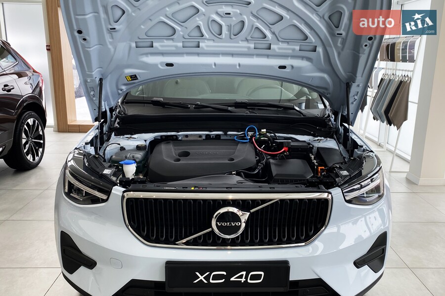 Volvo XC40 - фото 24