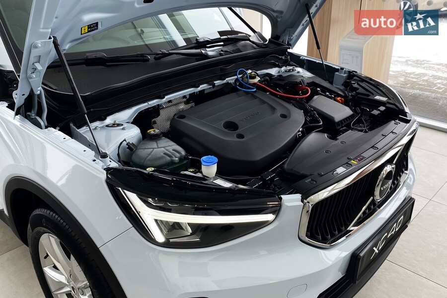 Volvo XC40 - фото 25