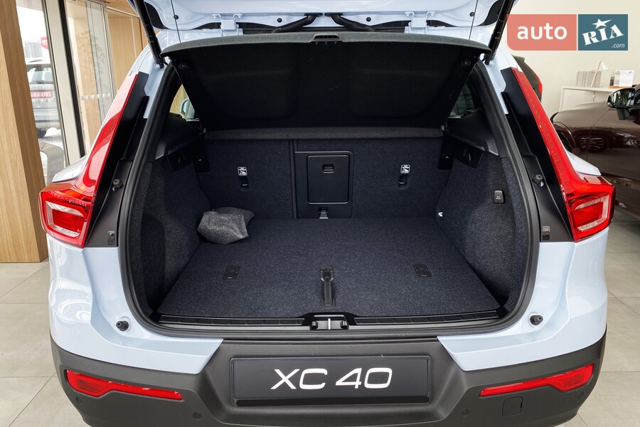 Volvo XC40 - фото 9
