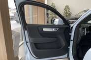 Volvo XC40 - фото 11