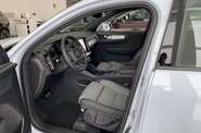 Volvo XC40 - фото 13