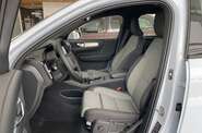 Volvo XC40 - фото 14