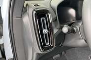 Volvo XC40 - фото 17