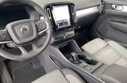 Volvo XC40 - фото 20