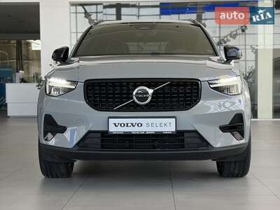 Volvo XC40 2024 Plus Dark