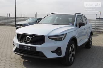 Volvo XC40 2.0 MHEV DCT (197 к.с.) 2025