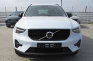Volvo XC40 - фото 1