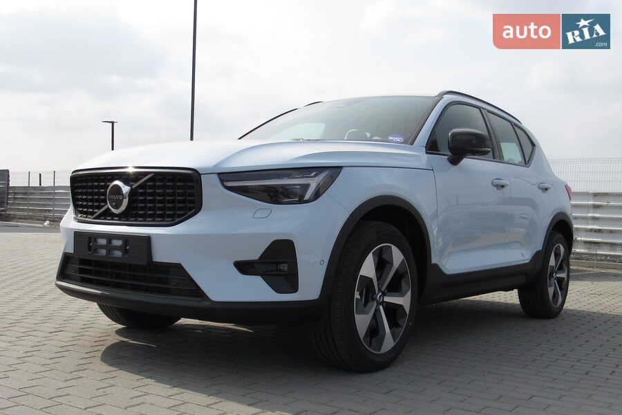 Volvo XC40 - фото 2