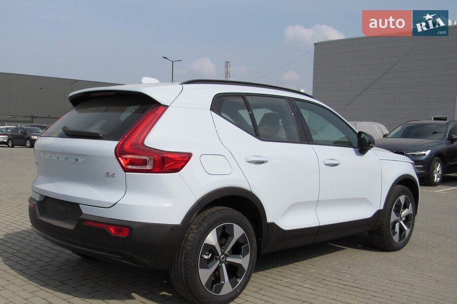 Volvo XC40 - фото 6