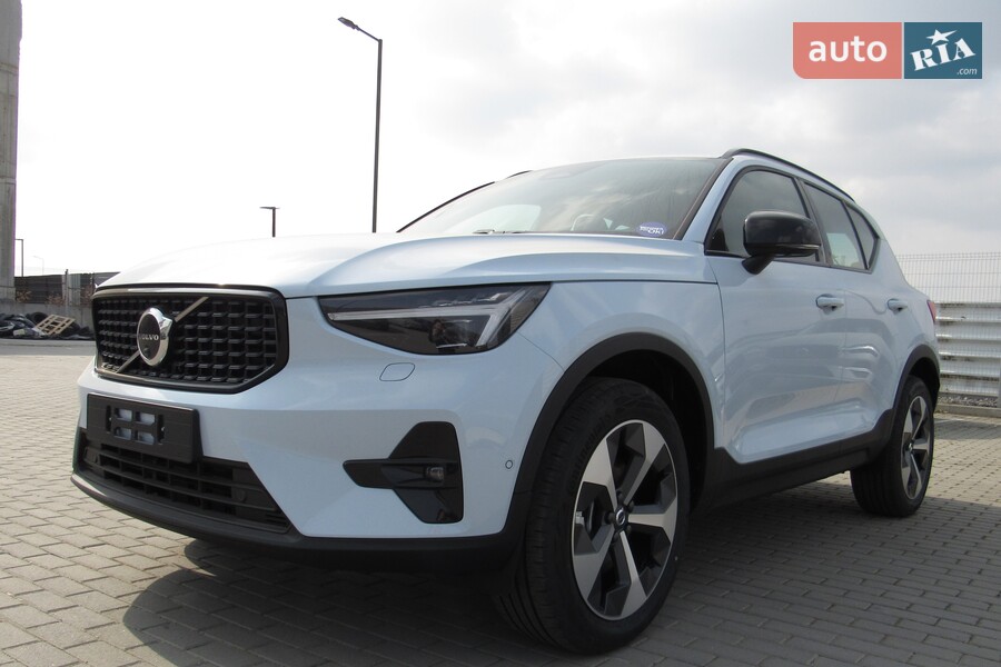 Volvo XC40 - фото 3