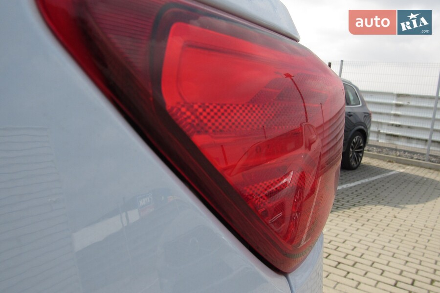 Volvo XC40 - фото 9