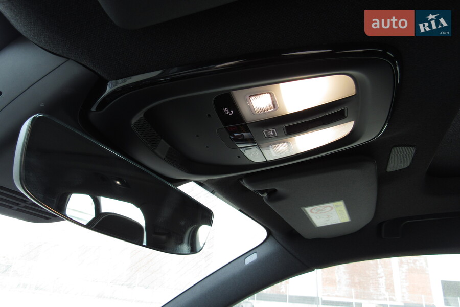 Volvo XC40 - фото 16