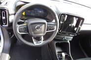 Volvo XC40 - фото 20