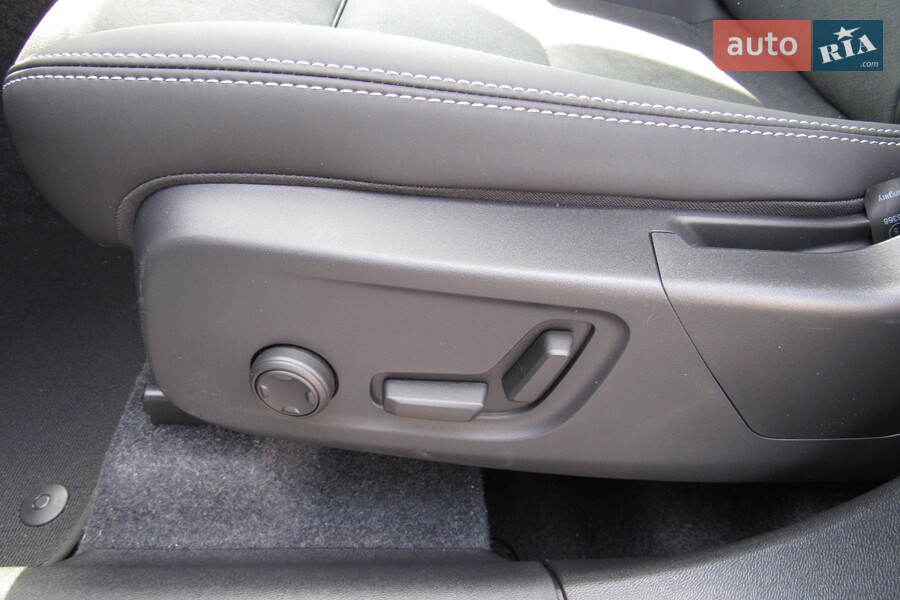 Volvo XC40 - фото 29