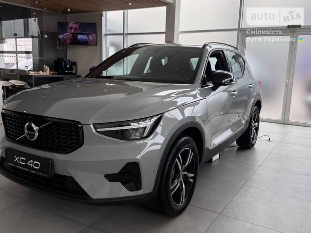 Volvo XC40 2025