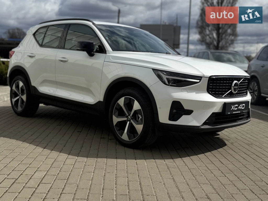 Volvo XC40 Ultra Dark