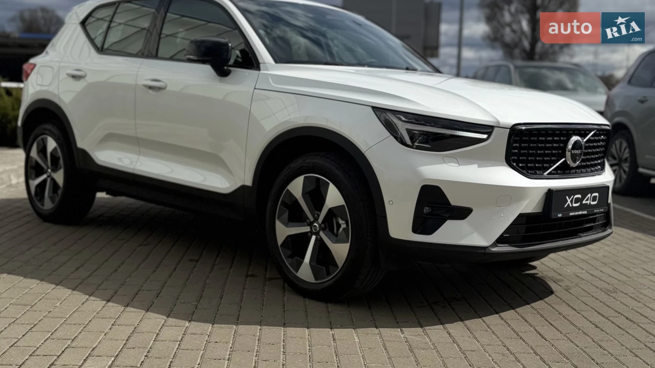 Volvo XC40 Ultra Dark