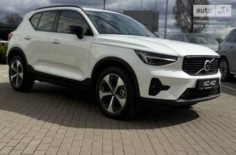 Volvo XC40 2026 Ultra Dark