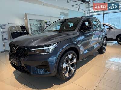 Volvo XC40 2026 Ultimate Dark