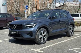 Volvo XC40 2026 Ultra Dark