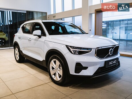 Volvo XC40 2025
