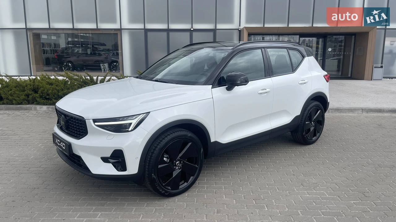 Volvo XC40 Ultra Dark