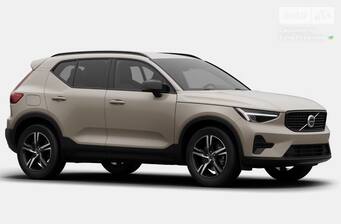 Volvo XC40 2026 Plus Dark
