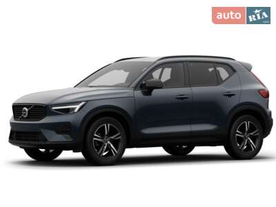 Volvo XC40 2026 Dark Plus